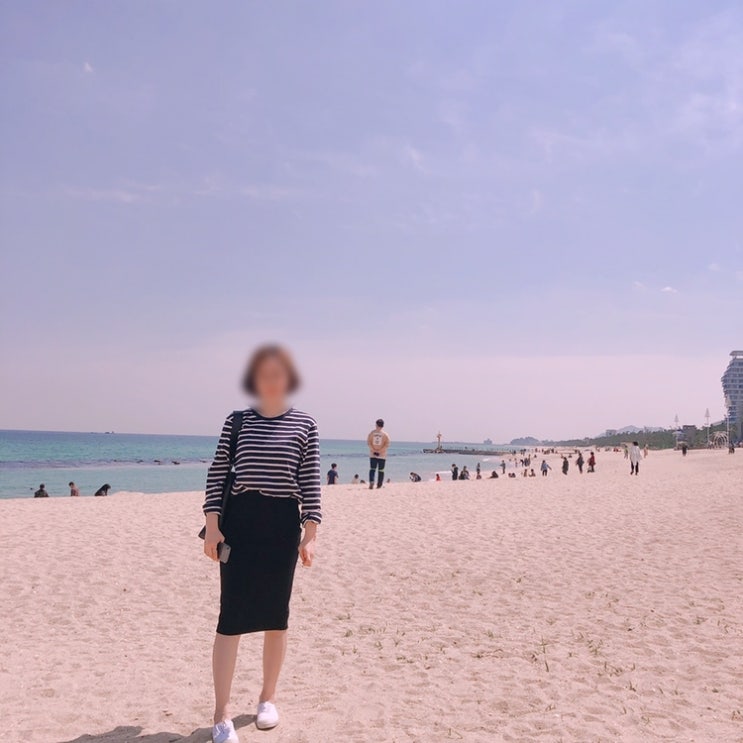  190413 데일리룩: 유니클로 스트라이프 티셔츠/ 자라 기본 니트 스커트(치마)/ 벤시몽 라셋 화이트