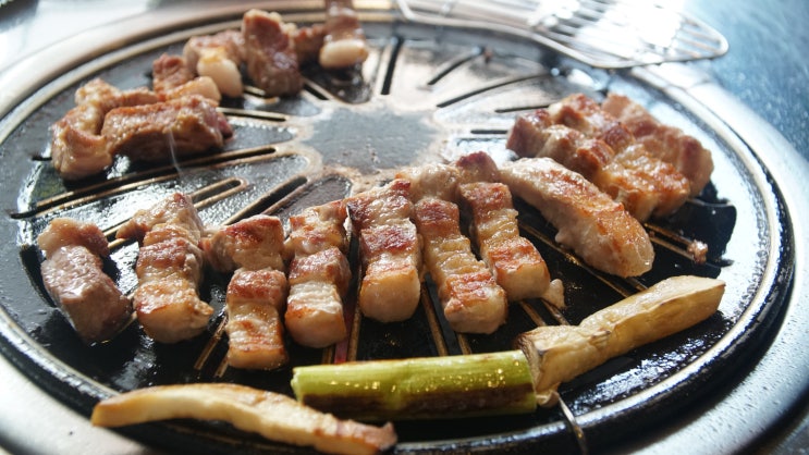  합정역 삼겹살 따라와보세요