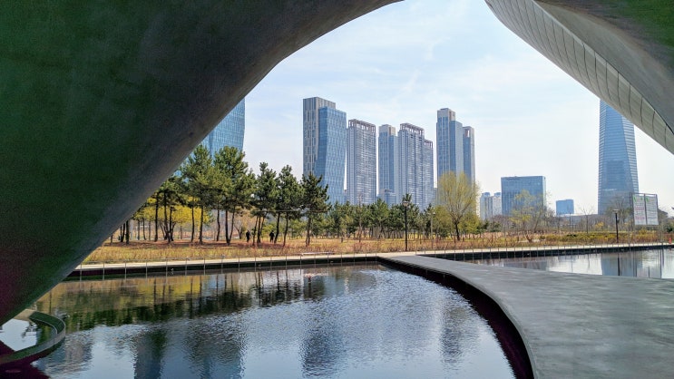  조경이란, 살아있는 것을 매개로 경관을 만드는 일. "송도" 조경이 나가야 할 방향은?