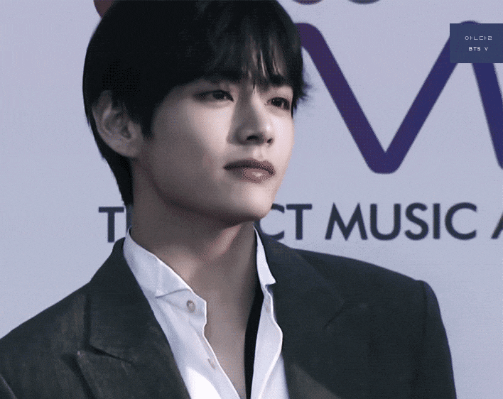  [방탄소년단] 태형이 흑발로 레전드 경신 ㅠㅠㅠㅠㅠㅠㅠㅠㅠㅠㅠㅠ (더팩트시상식)