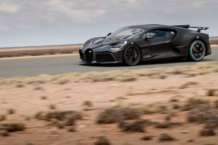고온 기후 테스트 중인 부가티 디보(Bugatti Divo) 이미지 공개