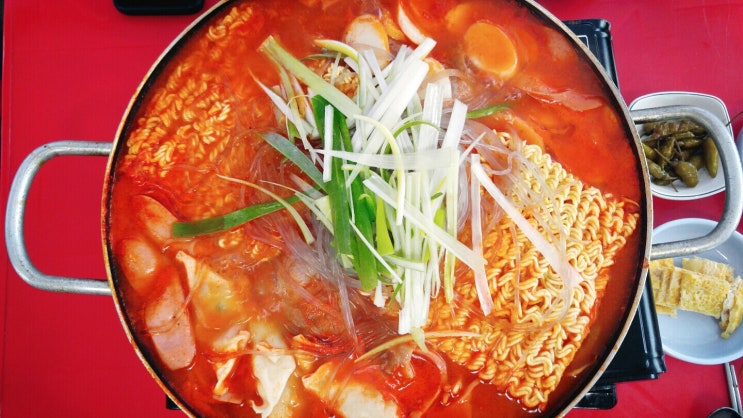 상명대학교맛집 빨간계단에서 부대찌개 먹었팡(동영상 꼭 봐주팡!) 상명대학교맛집 빨간계단에서 부대찌개 먹었팡(동영상 꼭 봐주팡!)