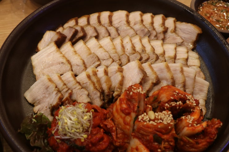  광주 첨단 보쌈 정광석항아리죠