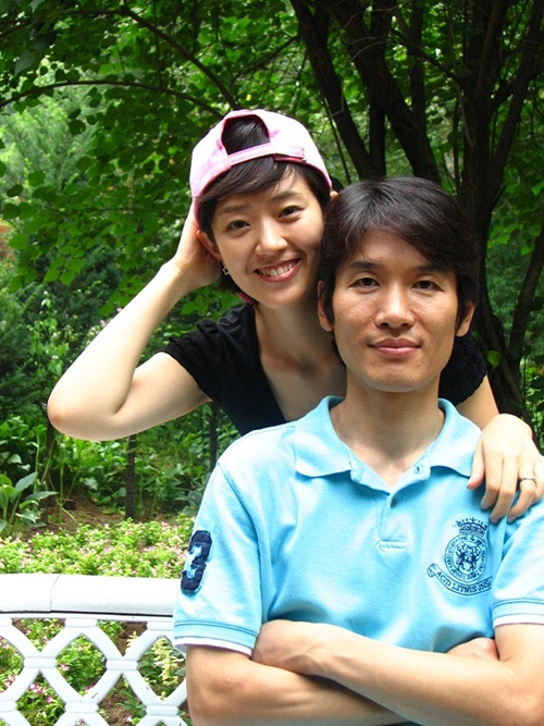  희귀병 시인 남편과 러브 스토리 40세 여 주인공...청와대 여성 대변인 발탁 되다