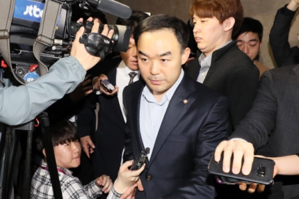 채이배, 한국당 감금 뚫고 6시간만에 탈출…공수처법 논의