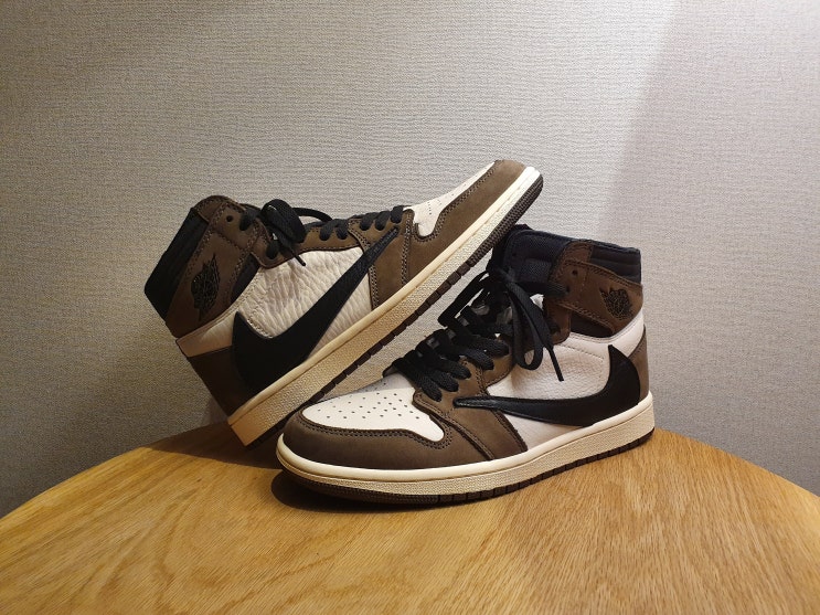  [가품 리뷰]NIKE AIR JORDAN 1 HIGH OG TS SP - 나이키 에어 조던 1 하이 OG 트래비스 스캇 SP