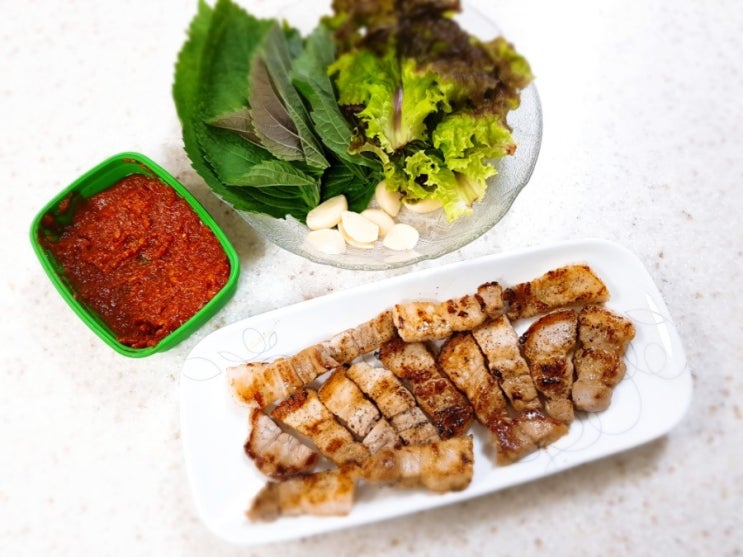  34w1d, 사과, 올리브식빵, 삼겹살, 항정살, 로아커, 제니쿠키, 다이제, 돌체라떼, 파파야메론, 아이언맨데이