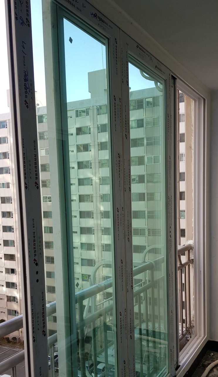 (창원샷시) 팔용동 아파트 공사 현장 입니다...^^