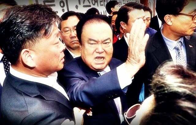 문희상, 서울대병원으로 긴급 이송…“수술 필요 통보” 문희상, 서울대병원으로 긴급 이송…“수술 필요 통보”
