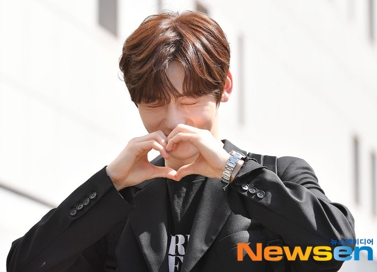  뉴이스트 민현 해피투게더 출근길(20190427)