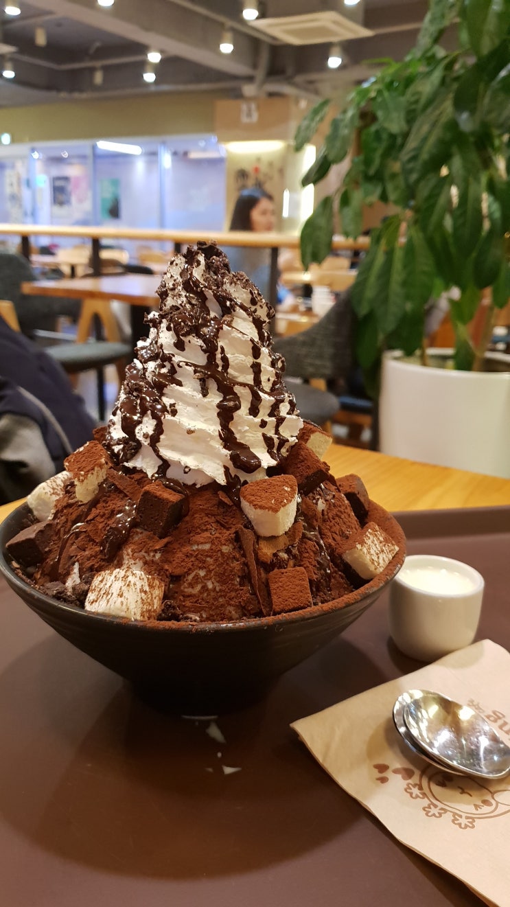  야탑 설빙에서 선물받은 초코브라우니 빙수 먹기!