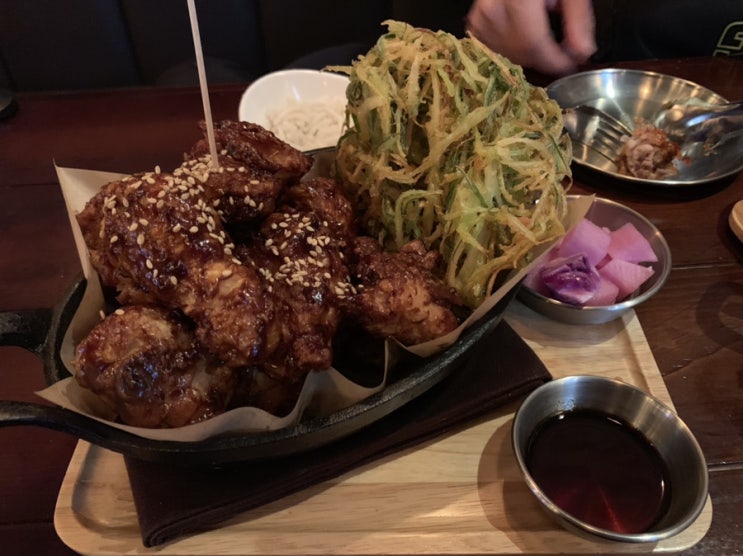  [답십리치킨/답십리술집]맥쓰 세계치킨 답십리점. 미국버팔로치킨 청양초파채치킨 먹방 후기.
