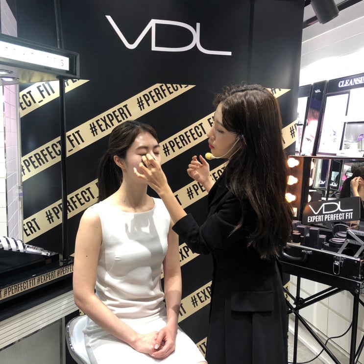  VDL '엑스퍼트 퍼펙트 핏 파운데이션'런칭 행사 <VDL 핏팅라운지> X 크리에이터 하이예나가 알려주는 메이크업 꿀팁