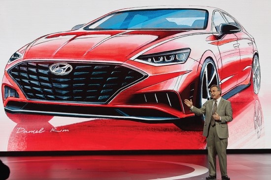 자동차 관련기사 – 소형 SUV‘베뉴’ EV‘하바니로’눈길/ 내 차 팔기 전문 브랜드 ‘오토벨’/ 테슬라, 모델S·모델X 업그레이드/ 재규어 I-페이스, 전기차 보조금 혜택/ 