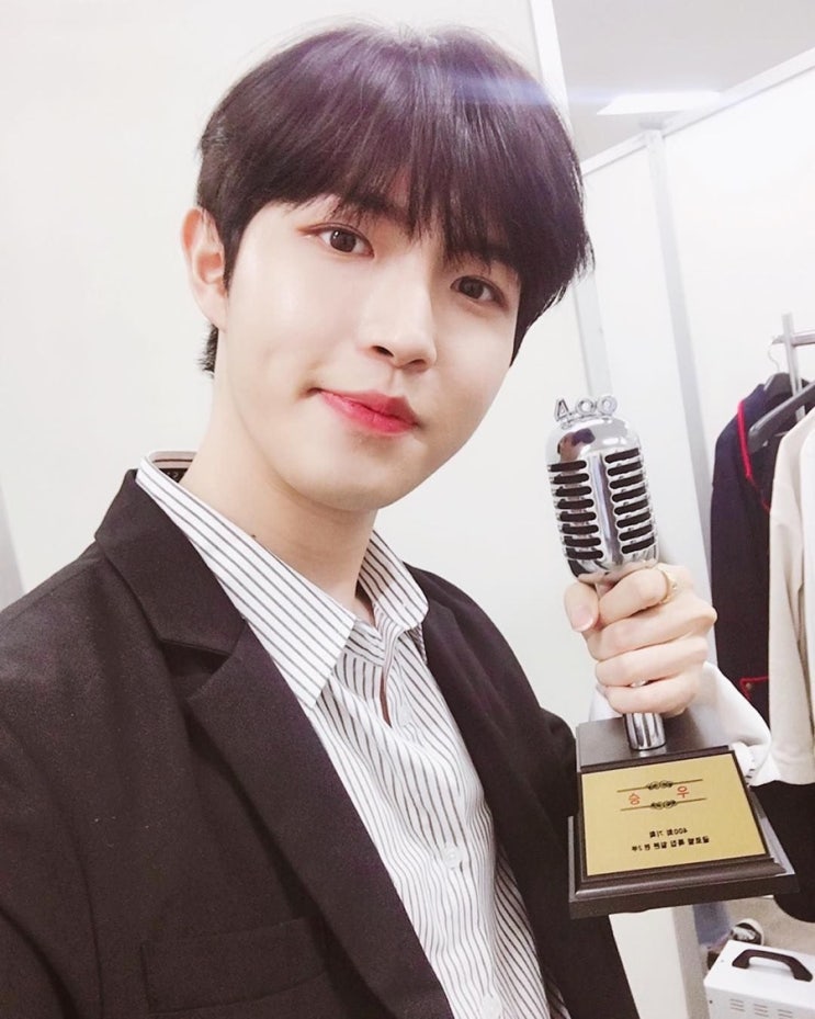  190427 김재환의 날..온 우주가 축하해주는구나