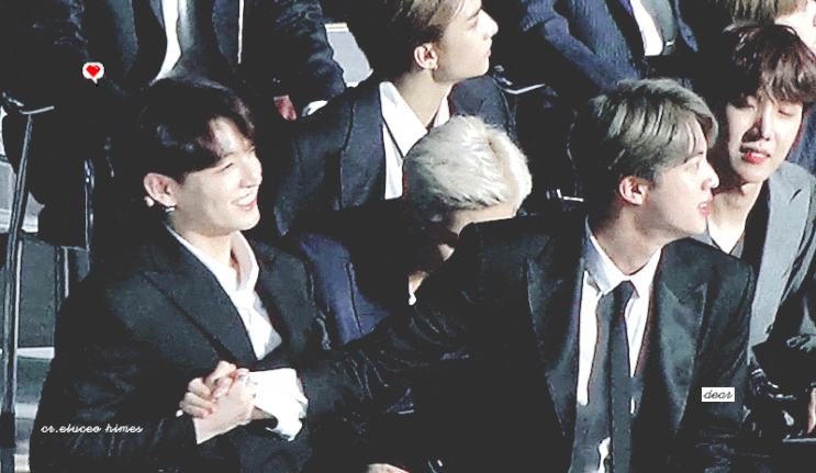  [방탄소년단 정국, 진] 석진이가 방탄에서 제일 손힘이 세다는 걸 다시금 느끼게 해 준 움짤