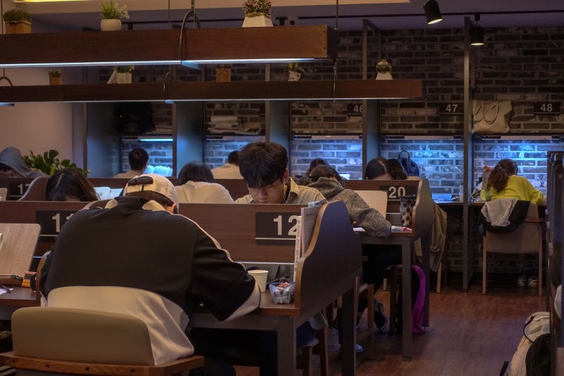 노량진 독서실 타임유 스터디카페, 학구열 후끈..!