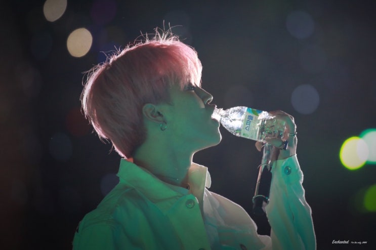  [방탄소년단 지민] 물병이 부러워지는 순간 