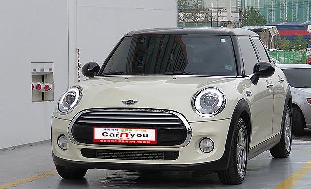  미니 MINI 5 DOOR COOPER D 중고차 답은이것입니다