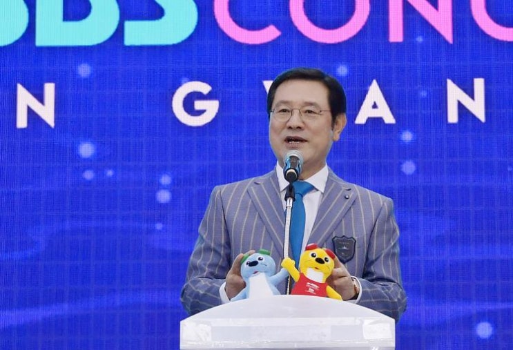  이용섭 광주광역시장, 수영대회 성공기원 콘서트 참석