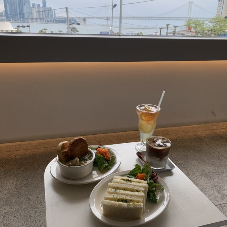  부산 광안리 뷰깡패 브런치 카페 쉬마잇비(shemightbe)