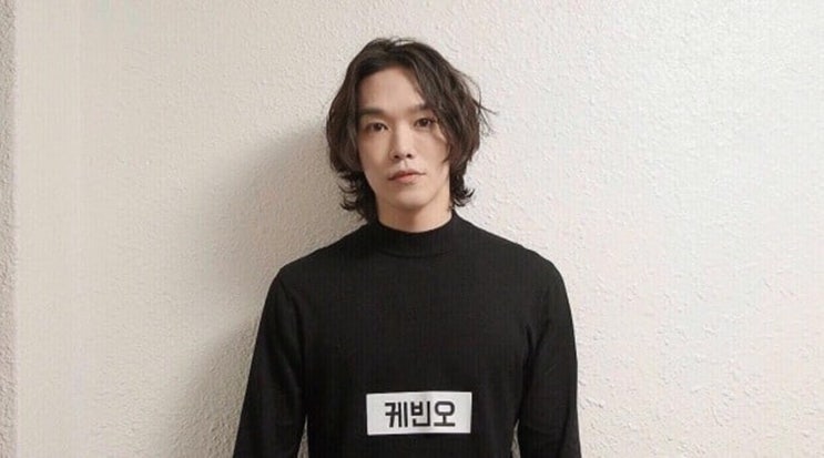  '슈퍼밴드' 케빈오가 꽃미남 비주얼을 뽐내며 여심을 저격, 1라운드 미션 대결 베이스의 이종훈, 드럼의 강경윤과 함께 팀