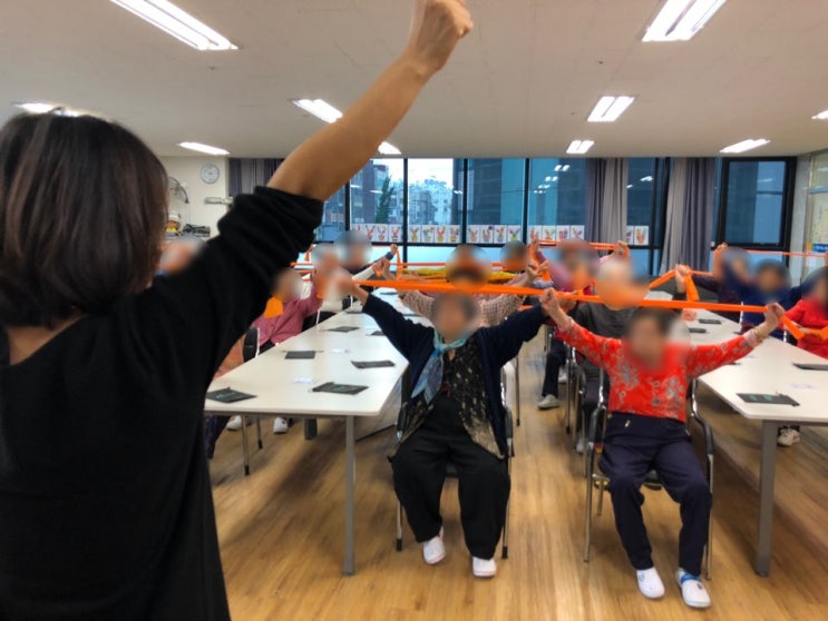  수원주간보호 19년 4월 29일 즐거운 노래방 놀이( 수원주간보호 , 주간보호 , 치매 , 장기요양보험 , 장기요양등급 , 인지지원등급 ) 가람연세노인복지센터