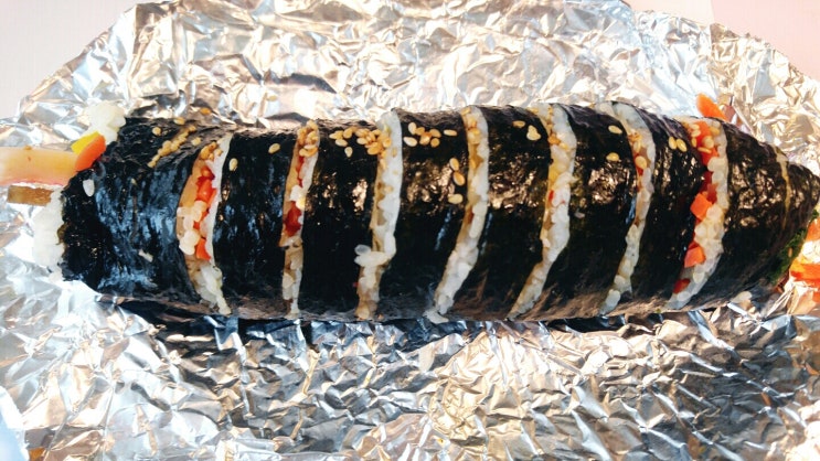 가미꼬마김밥 에서 모듬김밥 포장해먹었팡