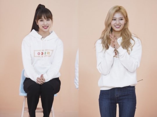 아이즈원(IZONE) "트와이스(TWICE) 열렬한 팬"…'아이돌룸'서 한국어 잘하는 비법 공유 아이즈원(IZONE) "트와이스(TWICE) 열렬한 팬"…'아이돌룸'서 한국어 잘하는 비법 공유