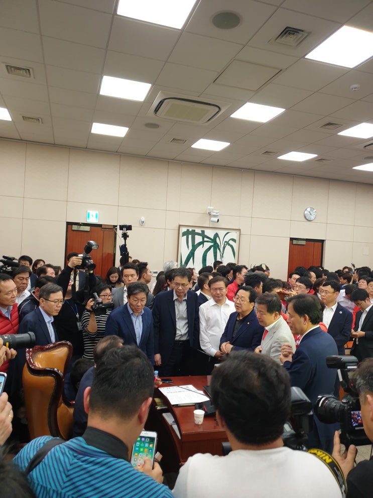  민주당과 범여권3당, 불법과 편법•꼼수로 패스트트랙 지정