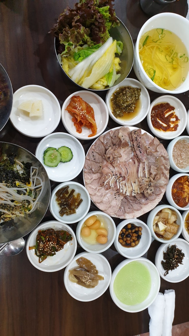  선산시장 선산정마담식당 수육한접시 비빕밥