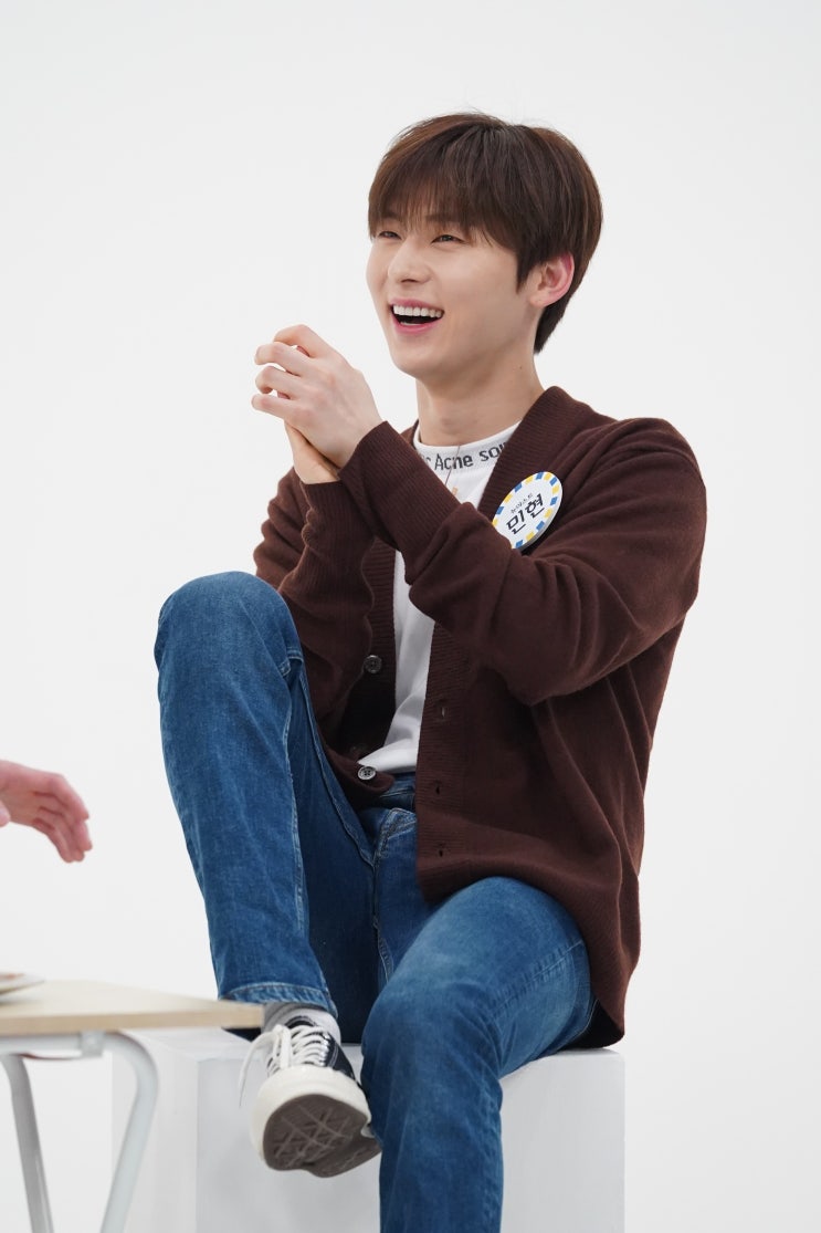  190501 황민현 주간아이돌 블로그 포스팅