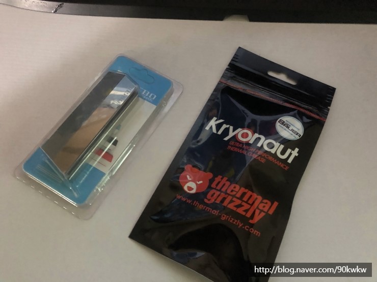  고오급 곰써멀 ( Thermal Grizzly Kryonaut ) & 존스보 M.2 SSD 방열판 ( JONSBO M.2 2280 SSD HEATSINK ) 성능비교