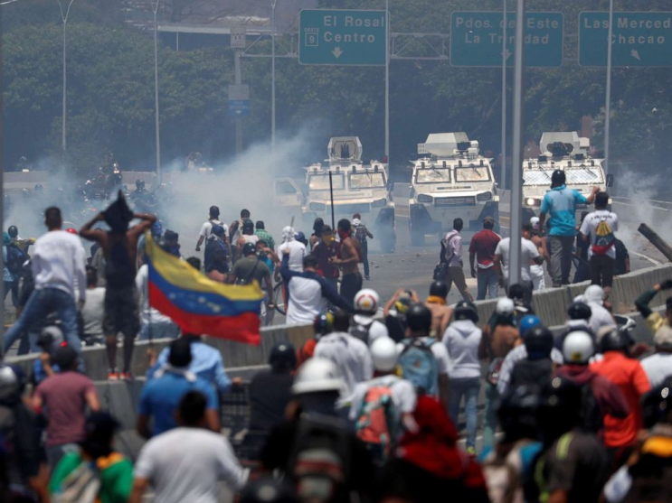 베네수엘라 과이도 군사봉기 , 마두로대통령 퇴진?