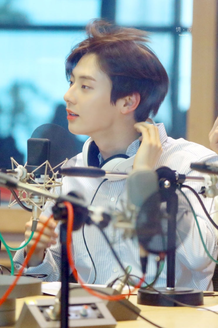 [ 190501 황민현 고화질 / 프리뷰 사진, 움짤, 영상 모음 ] 두시의 데이트 보이는 라디오 _ 청순이 과다