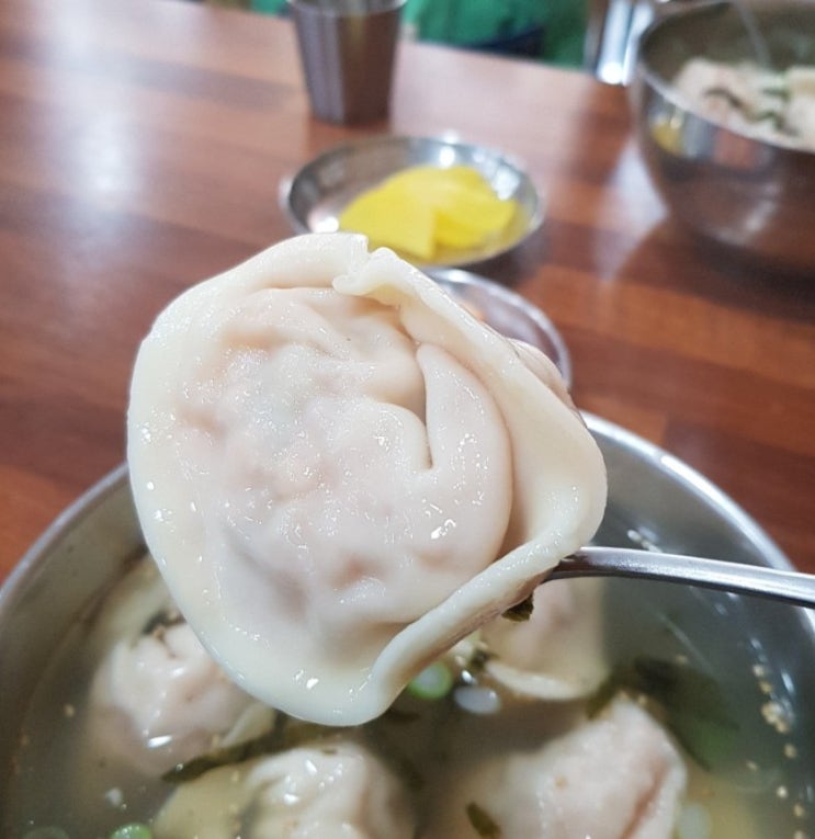 천호동엄마손만두 얼큰한 김치손만두맛집 저도 다녀왔네요 천호동엄마손만두 얼큰한 김치손만두맛집 저도 다녀왔네요