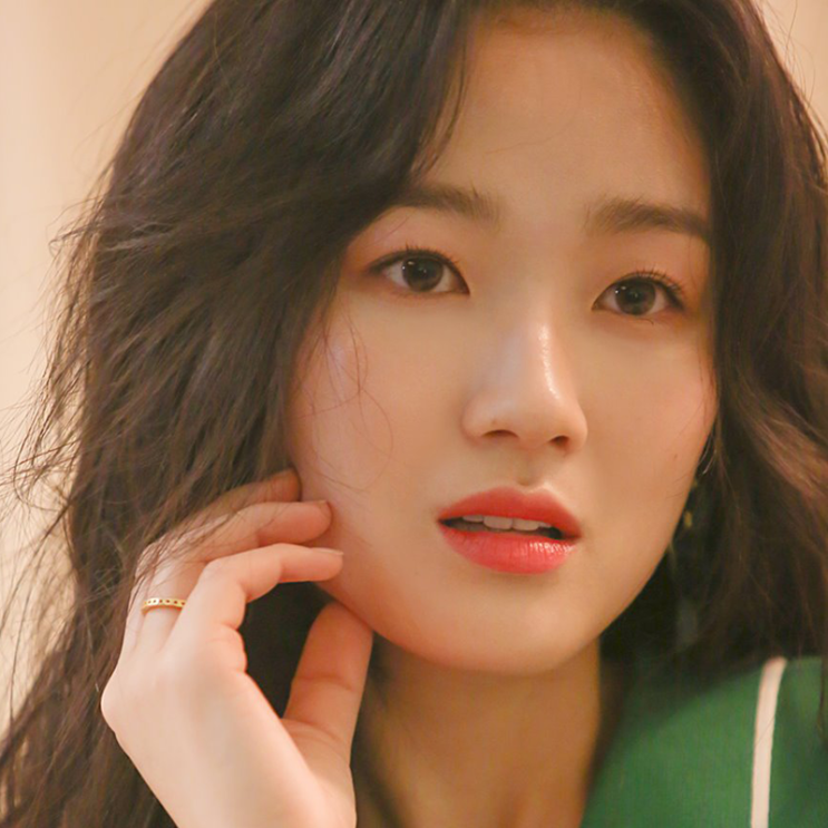  김혜윤 무보정이미지
