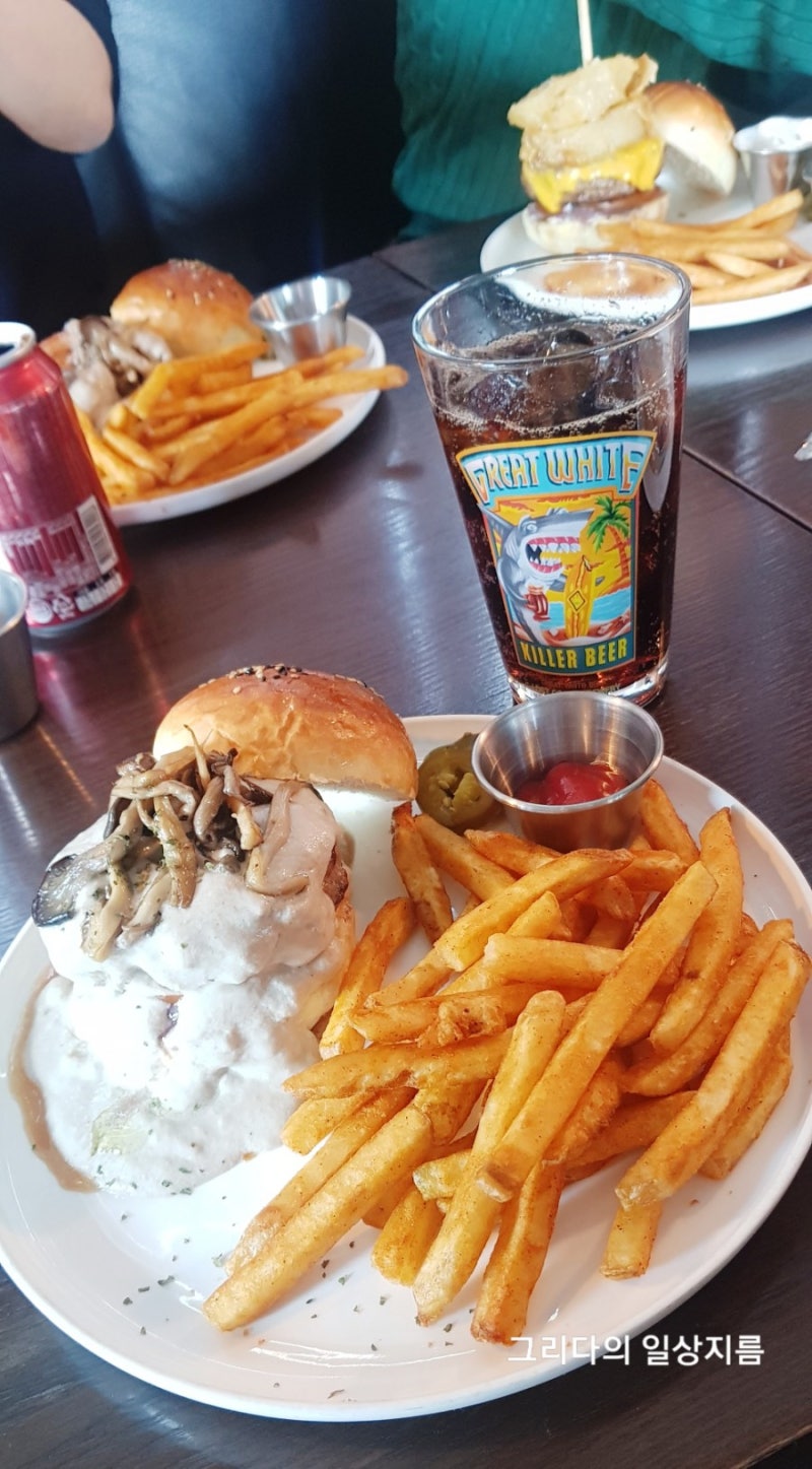 190501 휴일맞이 일상수다/ 동네맛집/ 카페놀이/ 4월이야기 : 네이버 블로그