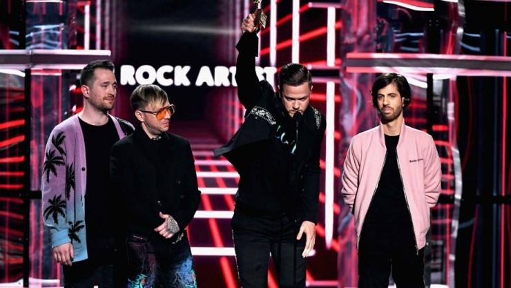  이매진 드래곤스 Imagine Dragons 2019 빌보드 뮤직 어워드 시상식에서 LGBTQ 퀴어들의 전환치료 금지법에 말하다