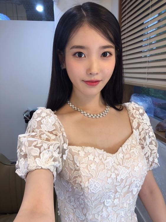  190501 아이유 백상 예술대상 셀카사진