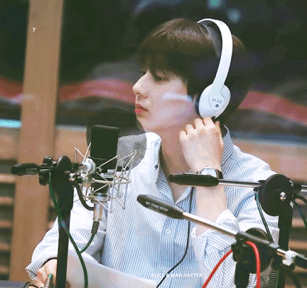 [ NU'EST HQ Gif / 황민현 고화질 움짤 ] 190501 두시의 데이트 지석진입니다.