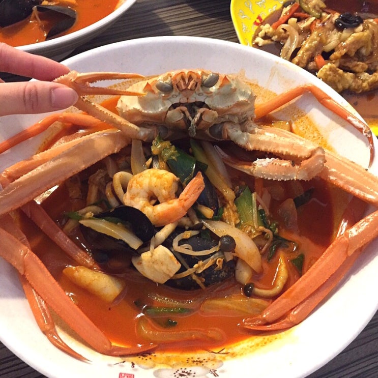  구룡포맛집 '짬홍' 홍게짬뽕/통오징어짬뽕 짬뽕위에 홍게랑 오징어가 통으로!