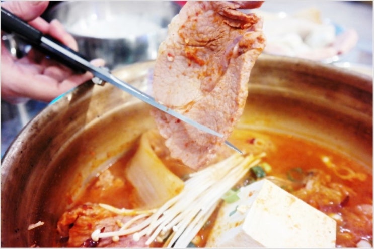  송파나루역맛집 잠실 방이시장 생고기 김치찌개 굿!