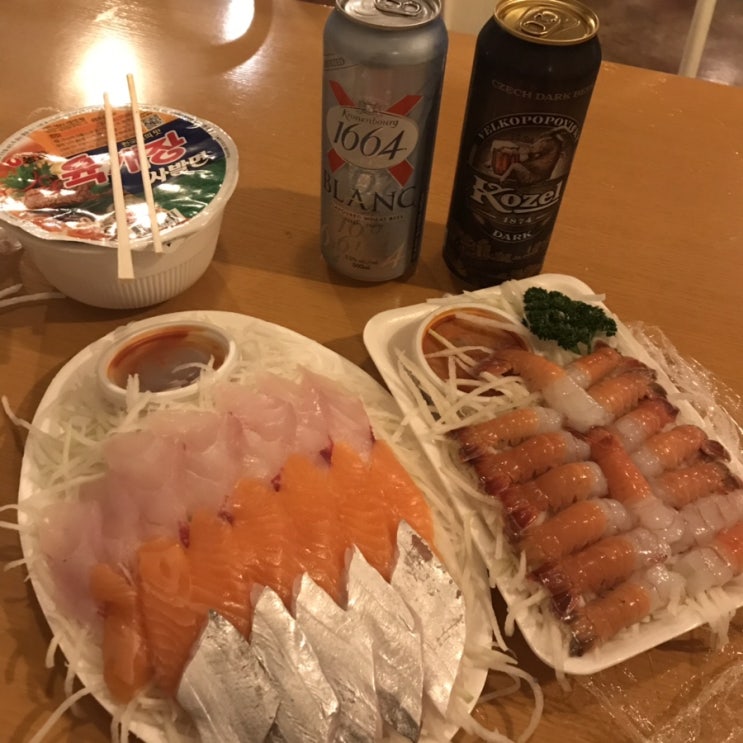 제주도 혼자 여행 !! (동문시장, 만월당, 책다방, 부촌식당)