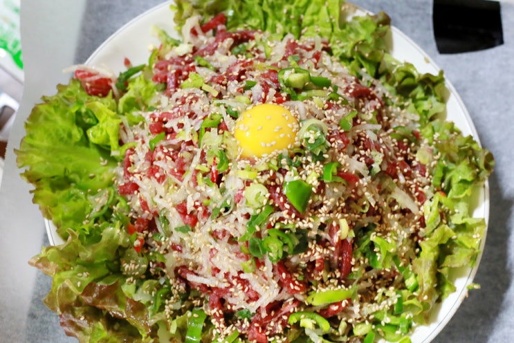  종로 5가 맛집 백제 정육점 육회, 생고기 처음인 내 입에도 꿀맛!