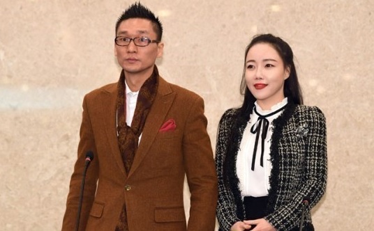  '낸시랭 폭행·동영상 협박' 지명수배자 왕진진, 야밤에 노래방서 체포