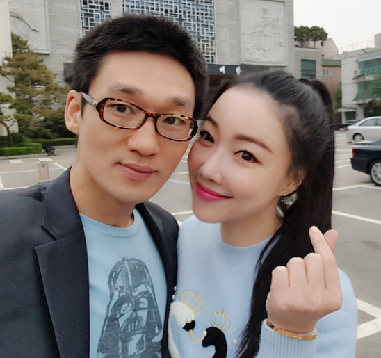  낸시랭 전 남편 왕진진 서울의 노래방에서 체포!