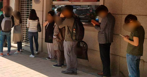  오른 평양냉면 가격·사라진 '반 접시'..老 단골들 밀려나는 '냉트리피케이션'?