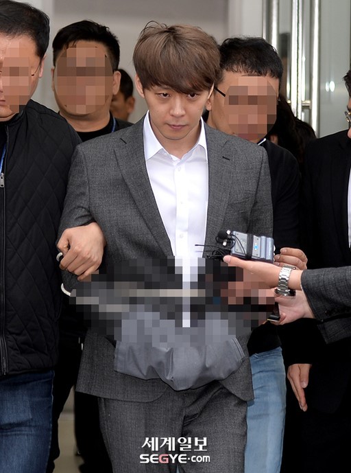  박유천 "거짓말 죄송" vs 친척 "황하나가 나체사진으로 협박"… 동정론 번지나?