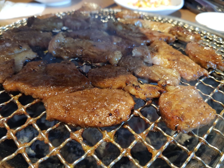  숯불 돼지 갈비 무한리필 명륜 진사 갈비 운정점